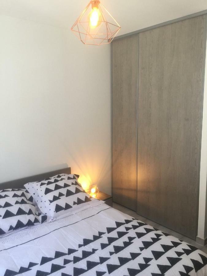 Appartement L'Islois Л'Иль-сюр-ла-Сорг Экстерьер фото
